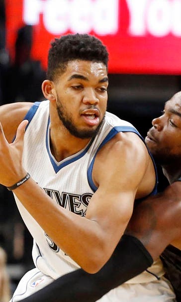 Towns, Wolves close out Hawks in the 4th quarter
